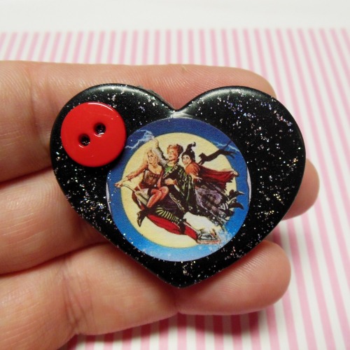 goldenlady25:  alibuttons:  ‘Tis October! Head on over to my Etsy Shop to find these spooktacular items! :)  Heart pendants can be made into brooches OR necklaces! ;)    Super cute!  I want the ouja earrings