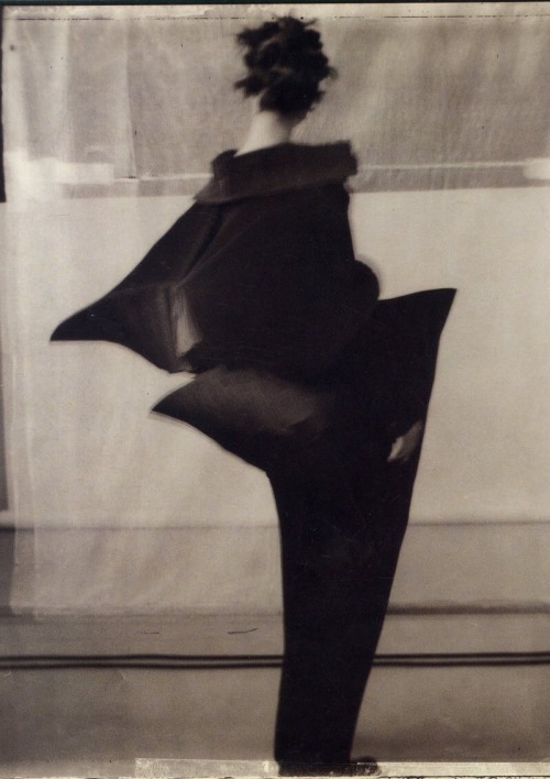 zzzze: SARAH MOON Issey Miyake, 1992 / UNTITLED Photography