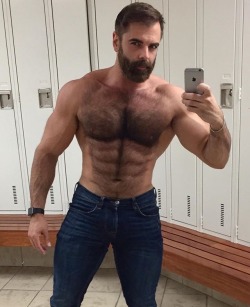 Follow my two hairy men blogs:http://sambrcln.tumblr.comhttp://hairysex.tumblr.com