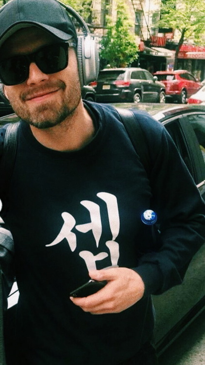 unlockscreenz: sebastian stan  give a like if you save or use please symphonyshwn on twitter