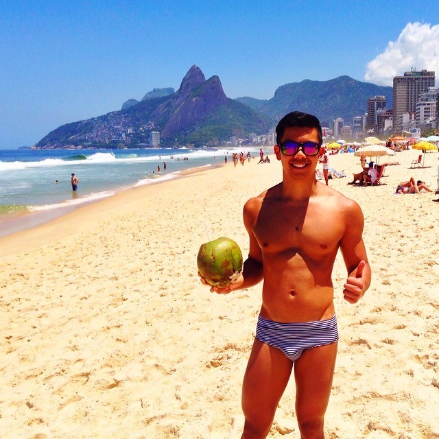 briefsgalore:  Every day new hot guys showing off their body in briefs or speedos!