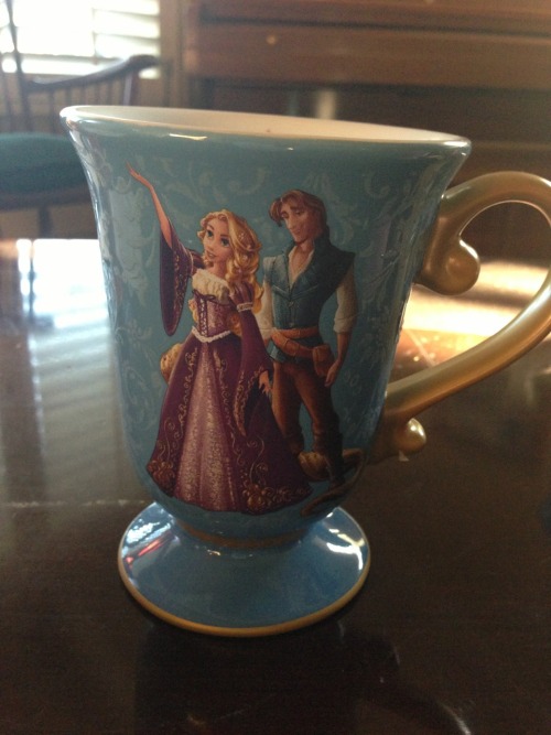 keep-calm-and-disney-on: lettingdownhair: magic-golden-cupcake: I’m in love with my new mugs f