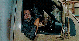https://64.media.tumblr.com/07fc77aa946d14d309d4cea0000f7dcf/tumblr_ooixgo5vg31w3jr62o7_400.gif