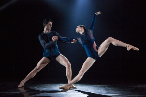 Lilian DiPiazza and Arian Molina in Nicolo Fonte’s Grace Action, Pennsylvania Ballet, April 2016. © 