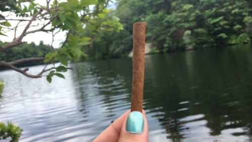 potheadkitten:  Went to the lake earlier today ✨