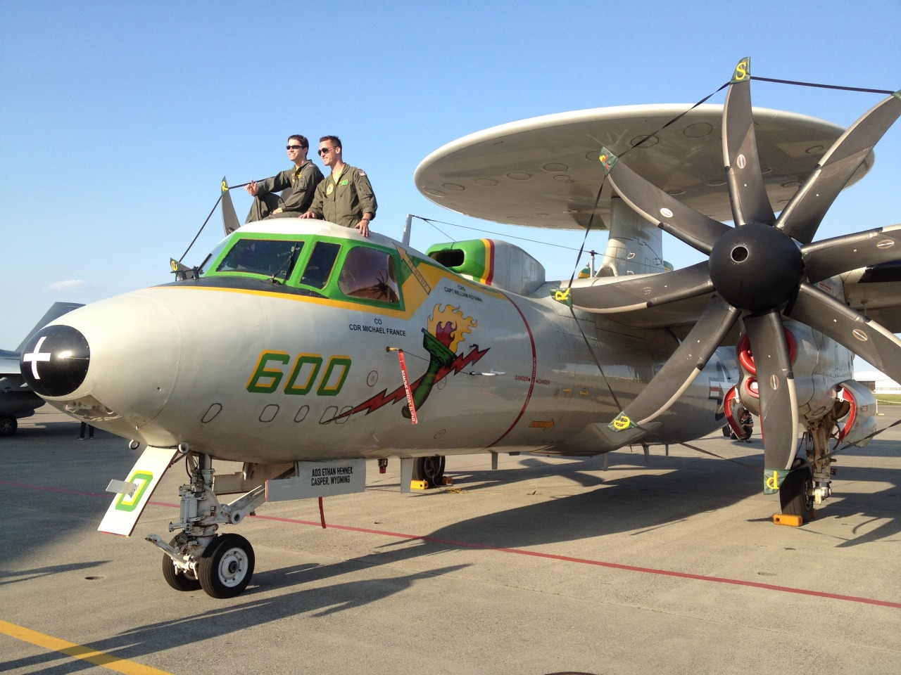 rocketumbl:  E-2C Hawkeye2000  VAW-115