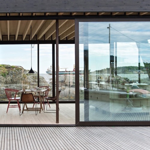 utwo:  Norwegian Coast Modern Home© lund hagem  @empoweredinnocence 