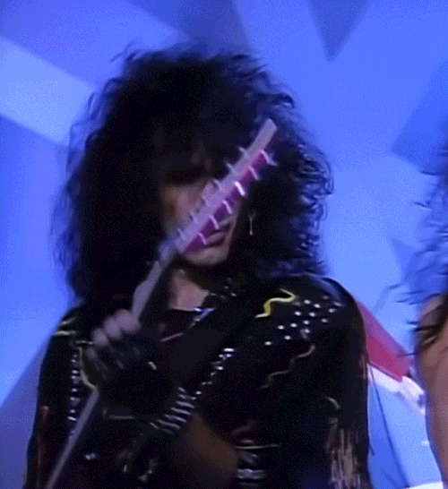 Some Requirements For Being KISS’ Lead Guitarist 