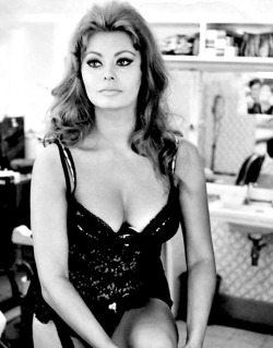 meganmonroes:  Sophia Loren in Yesterday,