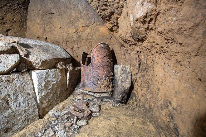 Ancient tomb containing splendid armor found in Kyushu