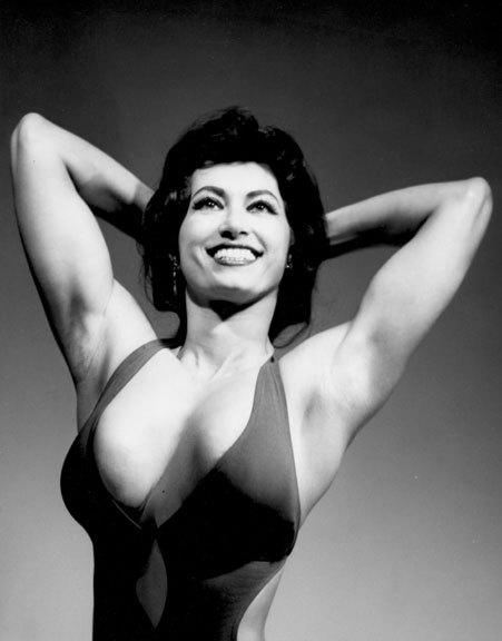 fauxlacine:  vintagegeekculture:  Kellie Everts, female bodybuilder from the 1960s-1970s.   Gosh she is absolutely stunning   amazon~ <3 <3 <3