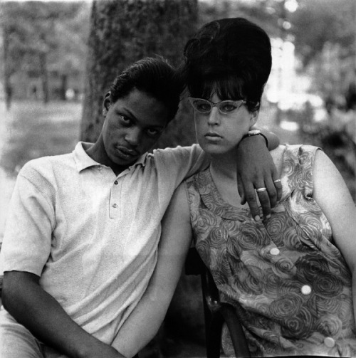 Diane Arbus, washington square park, 1965