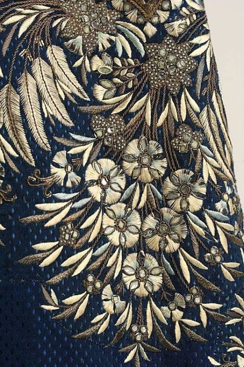 new-vogue-ravyn: zhuanghongru: Handmade embroidery on European men’s clothing in the 18th cent