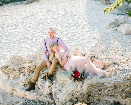 Here is the touching love story of a couple who wished to rekindle their love with a romantic styled