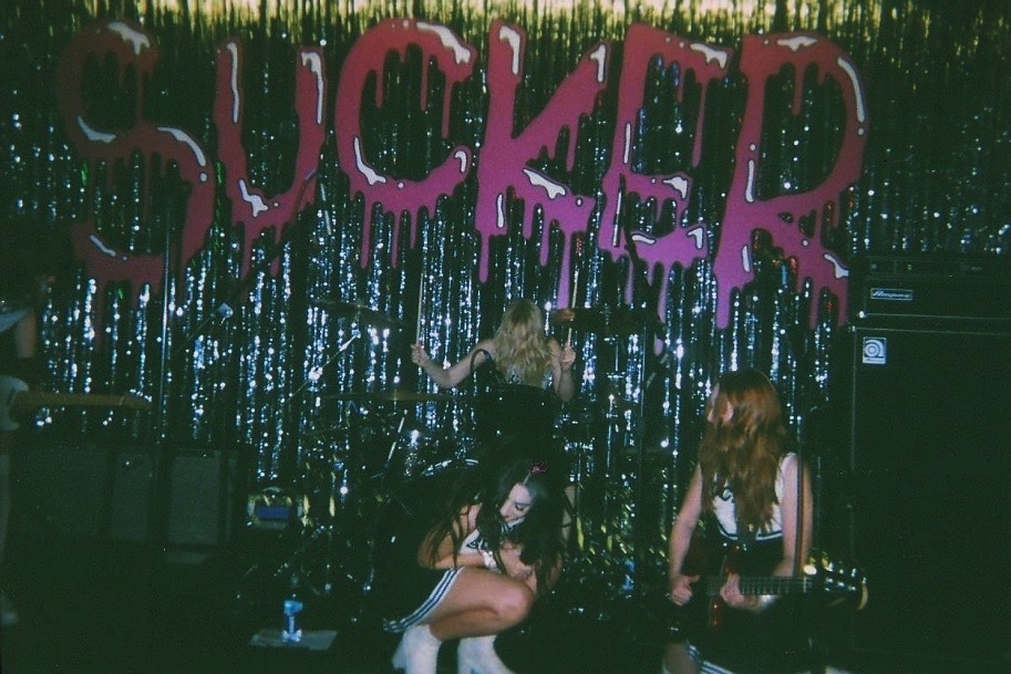 lofycries:  charli xcx  free record release show at urban outfitters nyc 12/16/14