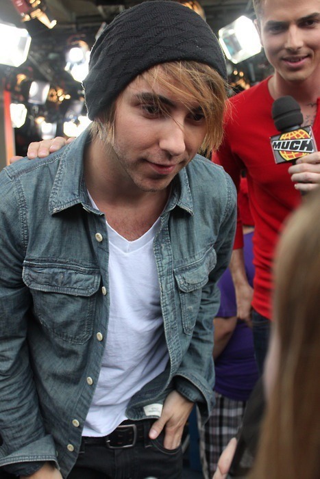 bring-me-alex-gaskarth:  Blonde Alex is my favourite Alex  look at this lil blonde