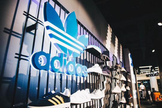 canal walk adidas