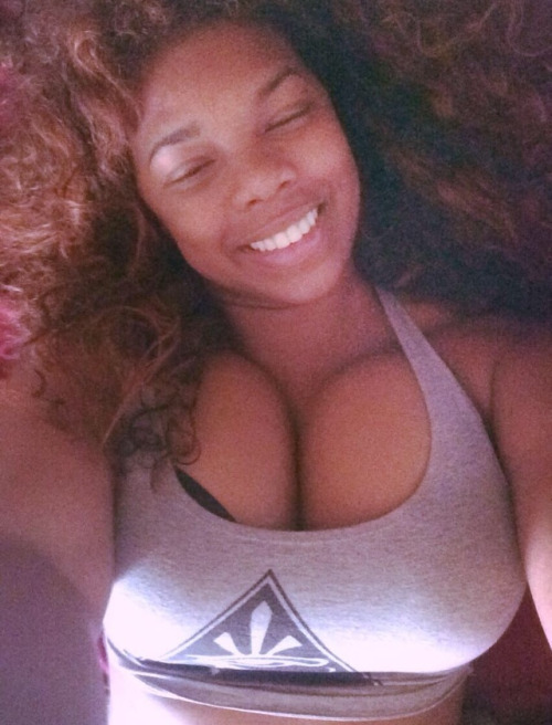 Dark-Skinned-Babes