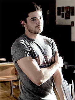 spliffmastergeneral:  AM i TO BELiEVE THAT THiS iS ZAC EFRON THAT DOUCHE FROM HiGH