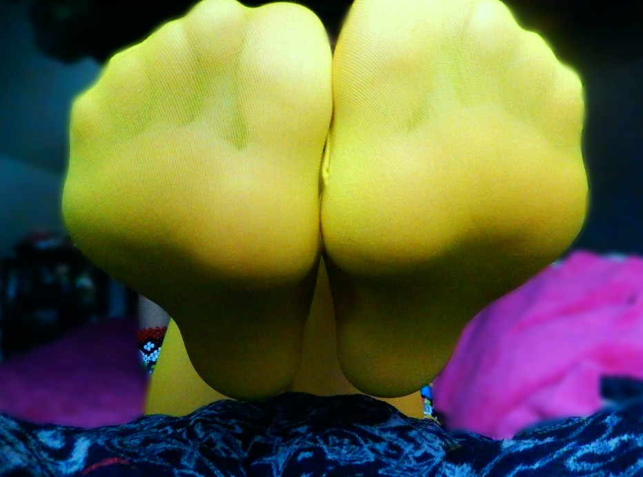 themissarcana:  Real close view of my feets in nylons