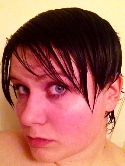 chlorogirl:  I kept forgetting to post pics from last night when I dyed my hair.