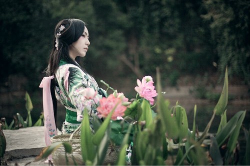 ziseviolet:Hanfu (han chinese clothing) photoset via 老妖_Choco