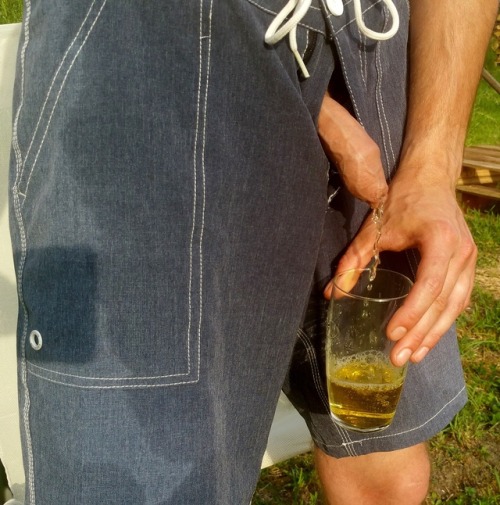 Porn photo xnpee: I have to piss in my pair of shorts