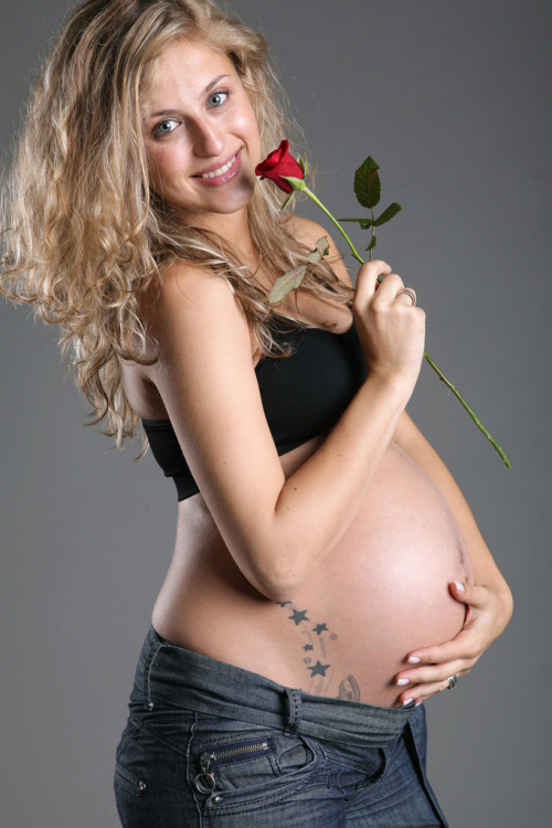 enceintenue:  @enceinte_nu enceintenue.tumblr.com #enceinte #pregnant 