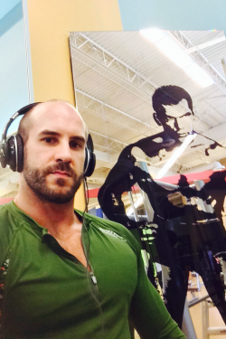 majesticmaddox:  Cesaro + Twitter 