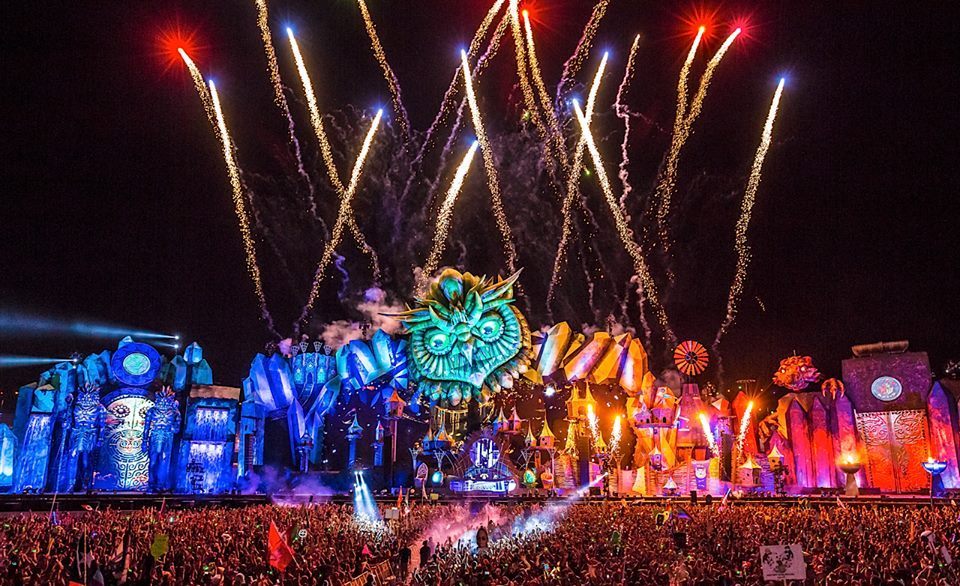 tesk187:  electrictink:  EDCkineticFIELD 2007-2015  Oh, How i miss the old stage