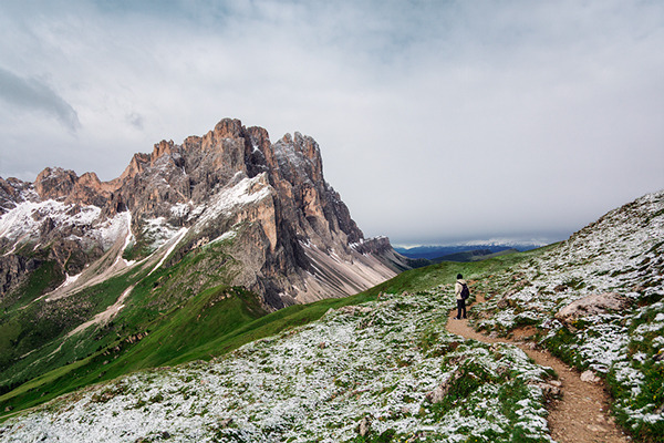 leebarguss:  Early Morning Hike (by Lukas Furlan) 