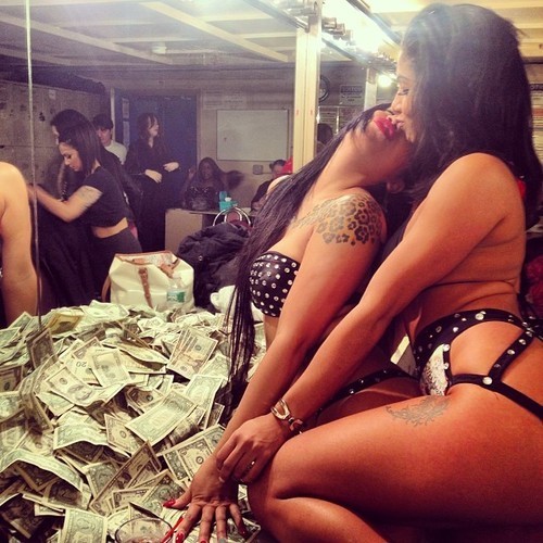 taliotoaheaux:  prettyybiitch:  thesweetestbitchyoupussy:  http://thesweetestbitchyoupussy.tumblr.com/  http://prettyybiitch.tumblr.com  taliotoaheaux. 