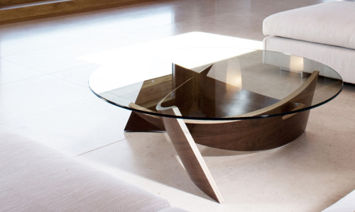 chrissss:  Expose Coffee Table by Macmaster Design