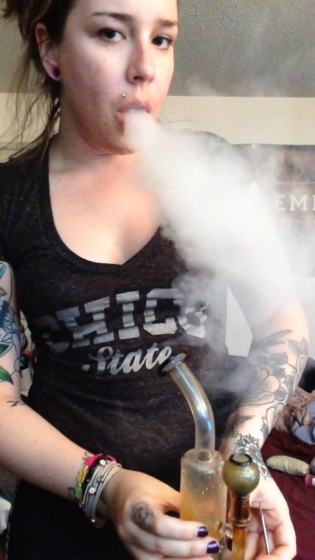bluediamond-xo:  This was one of those ghost dabs…👻