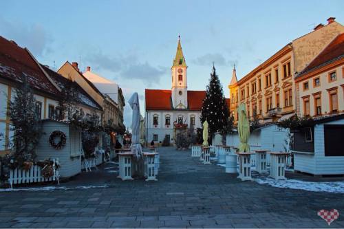 Varaždinsko korzo - Advent #varazdin #advent #croatia #hrvatska...