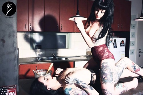 solidasarockstar:  Batter up with Miss Emma Meow 😜 
