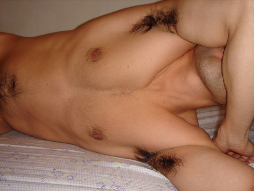 iwasateenwolf:this hot set via mantender  i would lick that pit