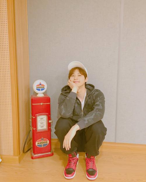 fuckyeahb1a4: b1a4ganatanatda: #새벽감성 ☄ #소년신우 #B1A4 #CNU