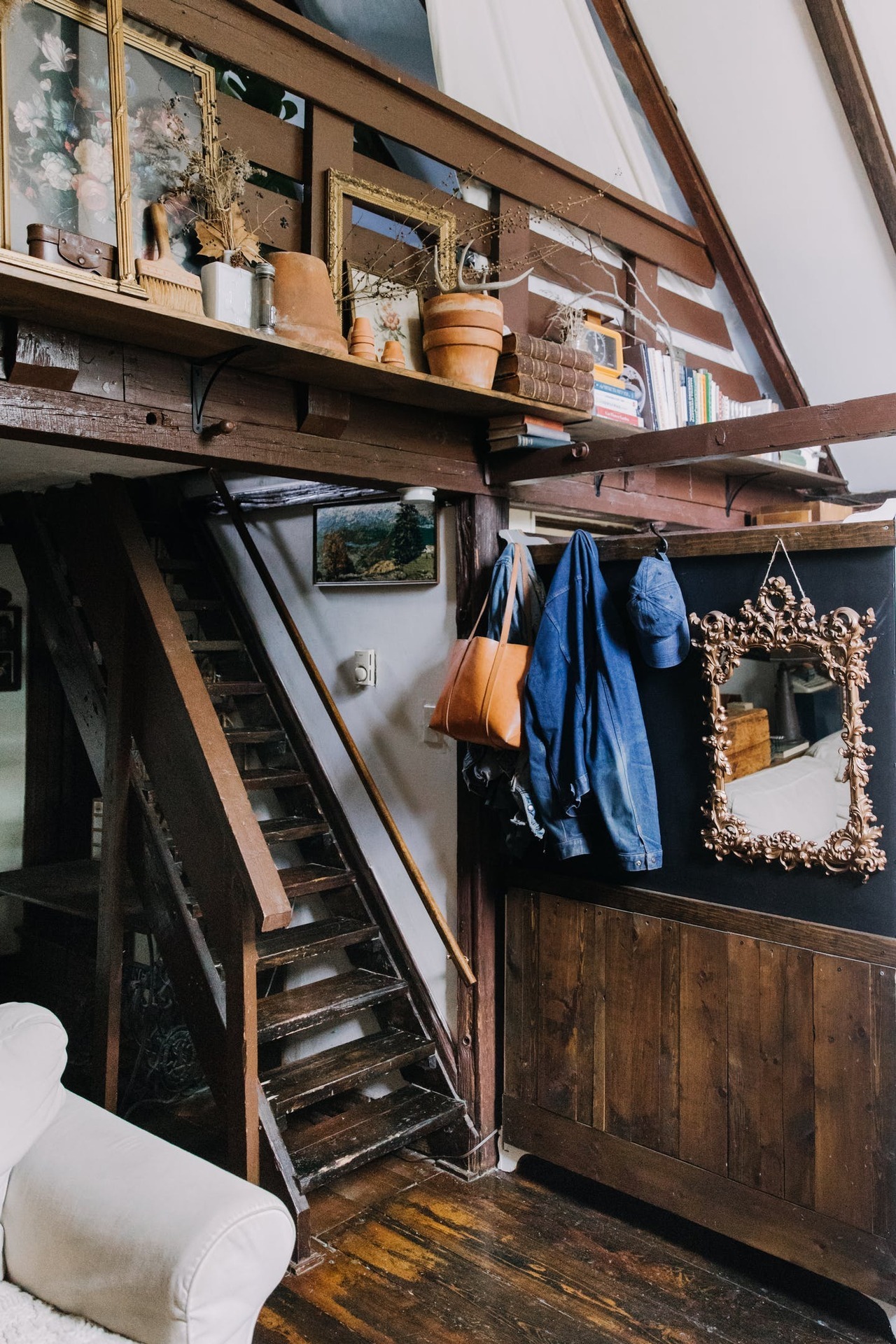 gravityhome:  Cluttered tiny home in Pennsylvania | photos by Carina Romano  Follow