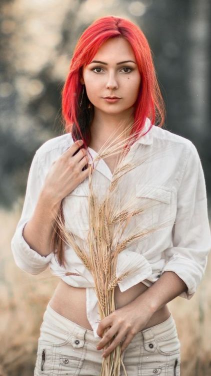 Redhead, woman model, outdoor, 720x1280 wallpaper @wallpapersmug : bit.ly/2EBfd6v - bi