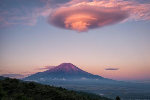 Hashtag Challenge: #SunriseThisMorningWe are joining CBS This Morning in their quest for beautiful sunrise photos. You can submit through Twitter, Instagram or Your Shot by adding the hashtag #SunriseThisMorning. Editor’s will be checking the feeds...