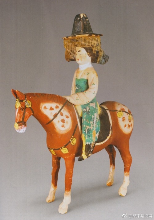 dressesofchina: Recreated Tang dynasty Sancai