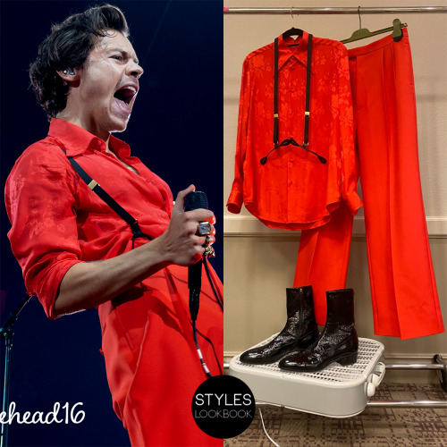 For his second Love On Tour show in Atlanta, Harry wore a custom Gucci look featuring a red silk pri