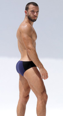 undiefangallery:  Perfection in a little speedo?