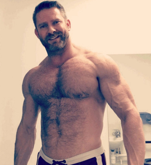 mydaddyishairy: My Daddy is Hairy - over 106,000 followers: Archive  