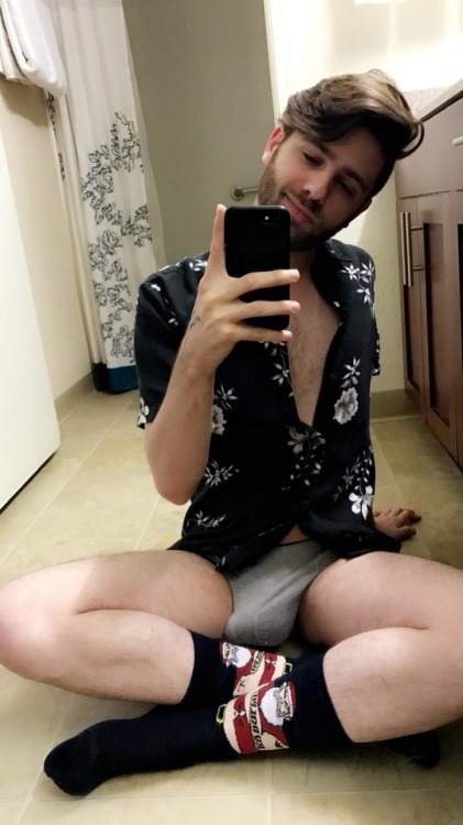 caleforpresident:Do you like my Santa socks?