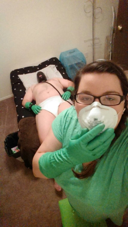nurselclove:  Nurse LC hard at work 
