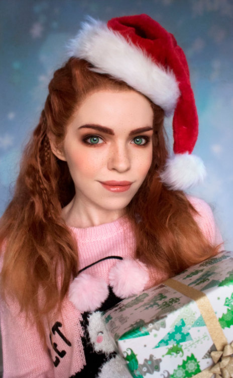  I wish you a Merry Christmas <3Cosplay by https://www.instagram.com/tophwei/