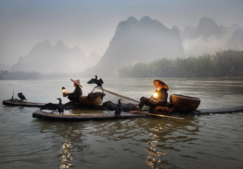 nubbsgalore:photog by weerapong chaipuck on li river, near xingping in guangxi province. for thousan