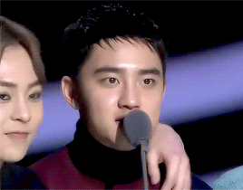 irpsychotic:  Finally every single one them managed to give their award speech (courtesy of Suho basically dragging all of them) 